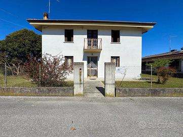 VILLA SINGOLA A RIVIGNANO TEOR