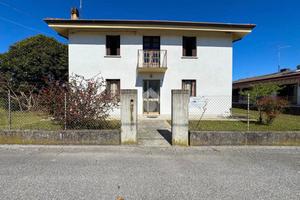 VILLA SINGOLA A RIVIGNANO TEOR