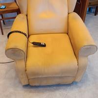 Poltrona relax reclinabile elettrica colore giallo