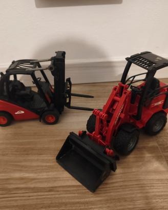 Veicoli Bruder :carrello elevatore e pala agricola