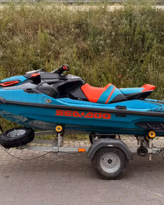 Moto d'acqua Sea-Doo Wake Pro 230 con carrello