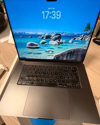 Macbook pro M3 Pro 16 pollici