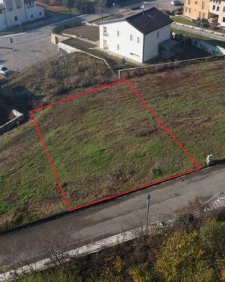 Terreno di 700 m² a Alonte