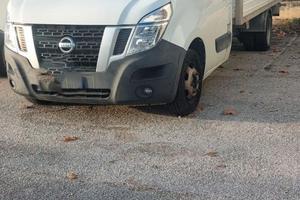 Autocarro furgonato Nissan NV 400