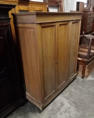 Armadio antico a tre ante metà '800