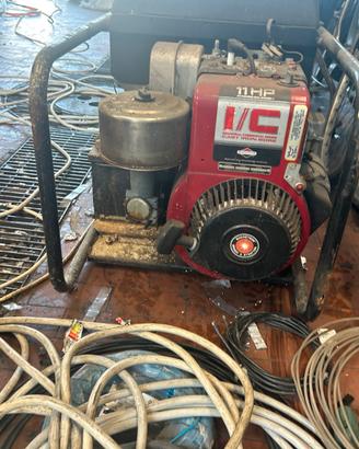 Gruppo elettrogeno 5KVA  a benzina monofase