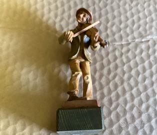ANRI statuina violinista