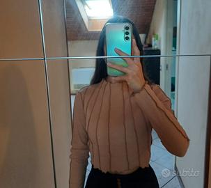 Top a maniche lunghe 