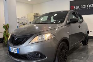 Lancia Ypsilon Elefantino Blu Gpl casa madre