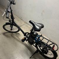 Bici elettrica pieghevole.