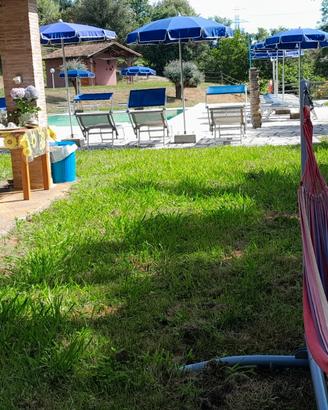In campagna con piscina