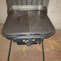 Barbecue con piastra in ghisa a gas