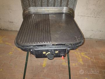 Barbecue con piastra in ghisa a gas