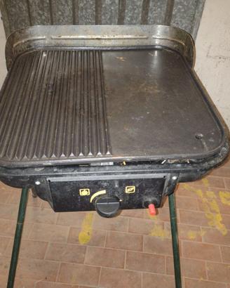 Barbecue con piastra in ghisa a gas