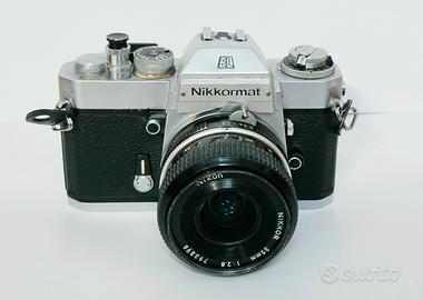 Nikkormat EL con  obbiettivo 35 mm 1:2,8