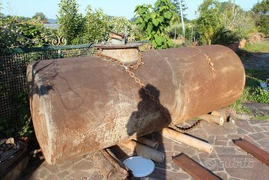 cisterna di ferro per gasolio o acqua