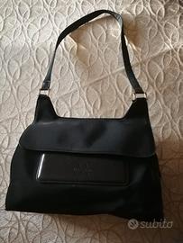 Borsa a spalla nera, Mazzini