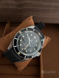 Splendido Yema Pearldiver come nuovo