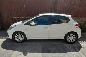 Peugeot 208 PureTech 82 5 porte Allure