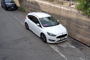 Ford Focus ST line