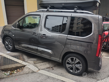 Toyota Proace City Verso versione LUXURY