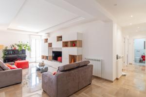 Ristrutturato e luminoso pentavani