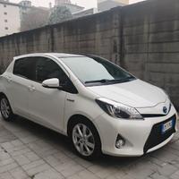 TOYOYA YARIS HYBRID STYLE 5p BIANCO PERLA