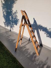 Scala Pieghevole in Legno