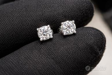 ORECCHINI PUNTO LUCE DIAMANTI NATURALI – 0,60 CT