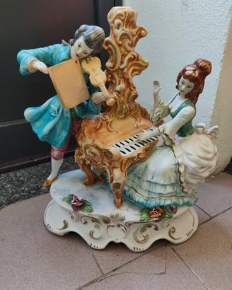 Porcellana di Capodimonte: violino e pianoforte 
