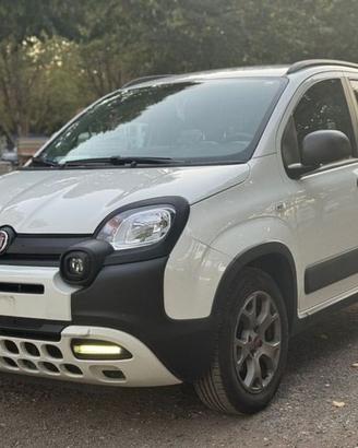 FIAT Panda 1.0 FireFly Hybrid City Cross+ GPL