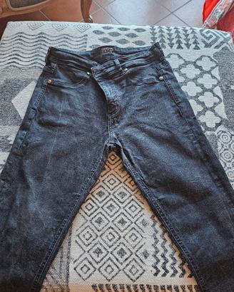jeans Marca Versace