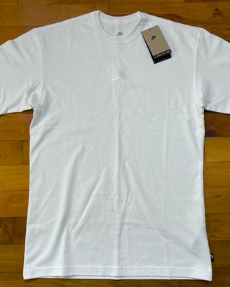 T-shirt Nike oversize bianca