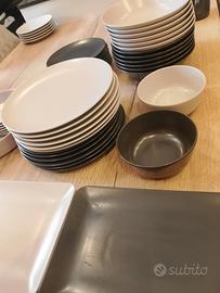 servizio piatti Ikea da 12 (fondi-piani)+6 piccoli