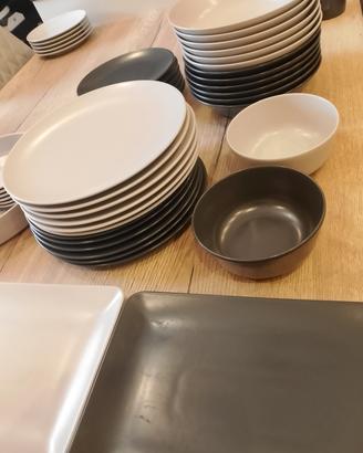 servizio piatti Ikea da 12 (fondi-piani)+6 piccoli