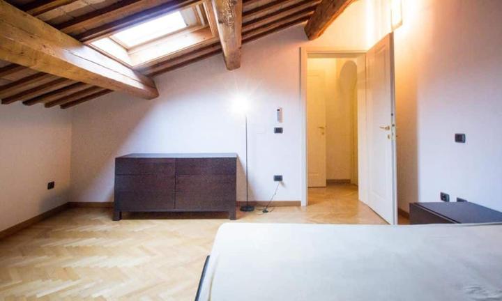 Camera singola con bagno/ universita'