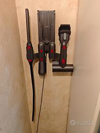 Dyson V11 Absolute con vari accessori