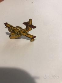 AEREO CANADAIR SPILLETTA DA GIACCA