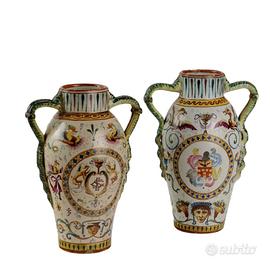 Coppia di Vasi in Maiolica di Manifattura Toscana