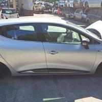 RENAULT CLIO 2016 SOLO PER RICAMBI