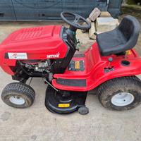 Trattorino tagliaerba