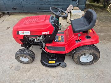 Trattorino tagliaerba