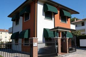 Immobile in asta di 223 m² con 5 locali e box auto