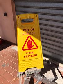 Segnale in plastica di pericolo