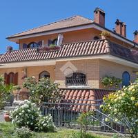 PORZIONE DI BIFAMILIARE A ROCCA DI PAPA