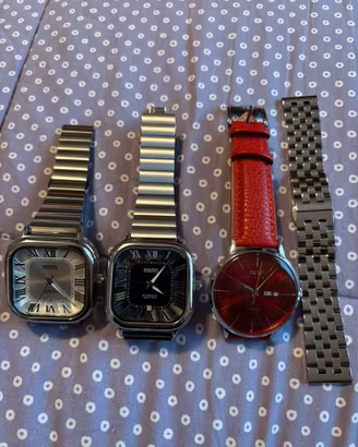 Lotto di tre orologi automatici.