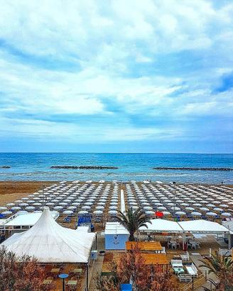Last minute 35 compreso servizio spiaggia