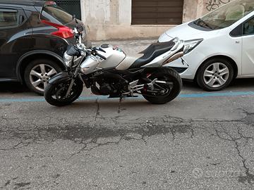 Suzuky Gsr 600