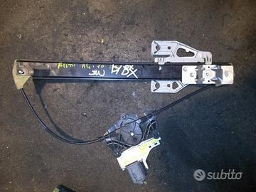 Alzavetro post dx audi A4 sw anno 2010