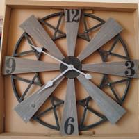 Orologio da parete in legno